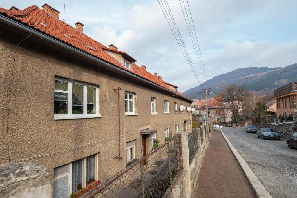 Ferienwohnung Byt Zechenterova Kremnitz Exterior foto